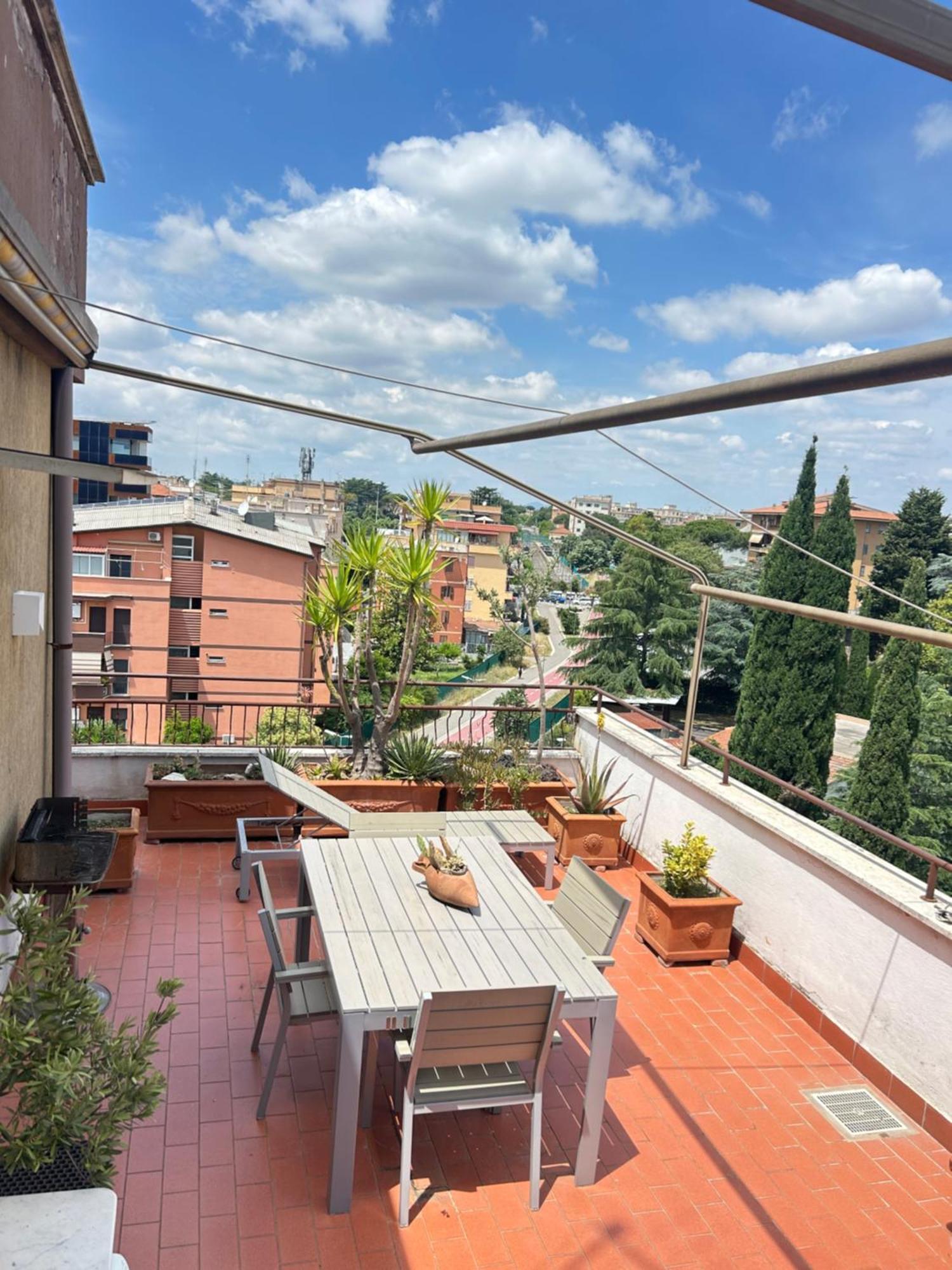 Appartamento Con Terrazza Vicino Gemelli E Vaticano Apartment *